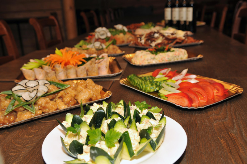 Švenčių centras nustebino skaniais ir gražiai dekoruotais patiekalais, kurie papuoš kiekvieną šventinį stalą