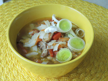 Tailandietiška sriuba su ryžių makaronais
