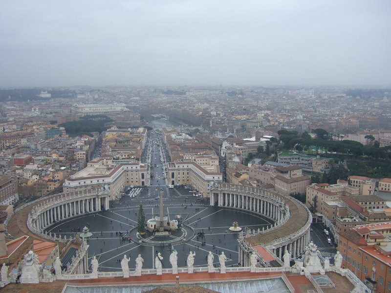 Romos panoramos šv. Petro aikštė nuo Mikelandželo kupolo viršaus