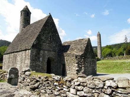 Istorinės vietos šalia Dublino šv.Kevino bažnyčia gelendalough  