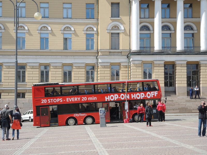 Susisiekimas; Turistų autobusas