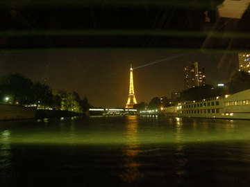 Eifelis po tilto arka