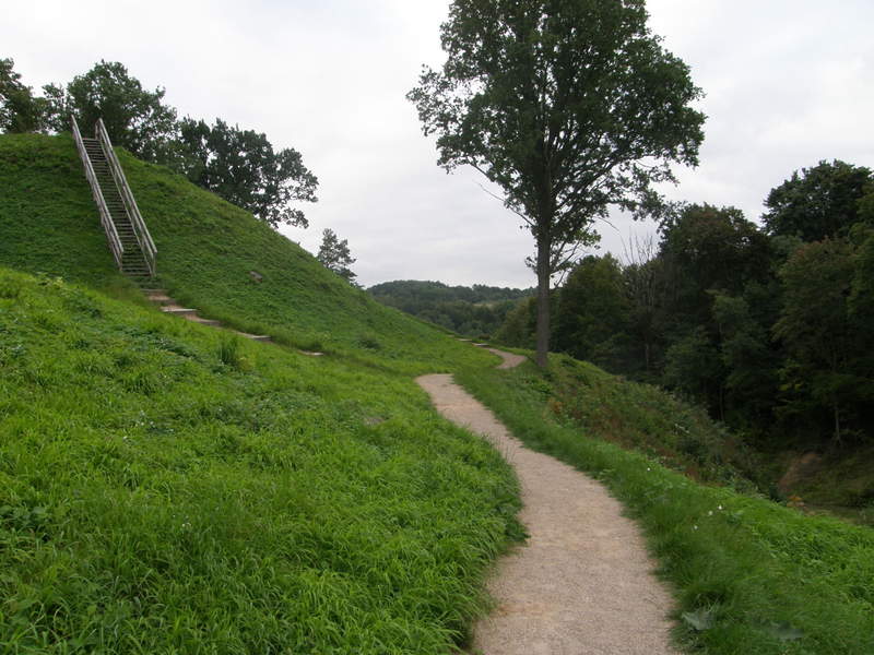 Dūkštos pažintinis pėsčiųjų takas, Buivydų piliakalnis