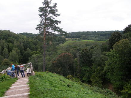 Dūkštos pažintinis pėsčiųjų takas, Buivydų piliakalnis