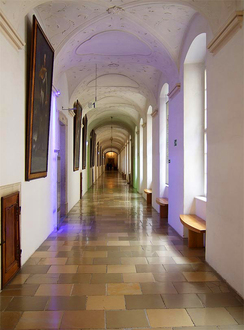 Melko vienuolynas. Koridoriai
