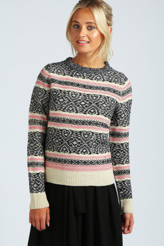 Margas pilkas megztinis su rožiniais akcentais